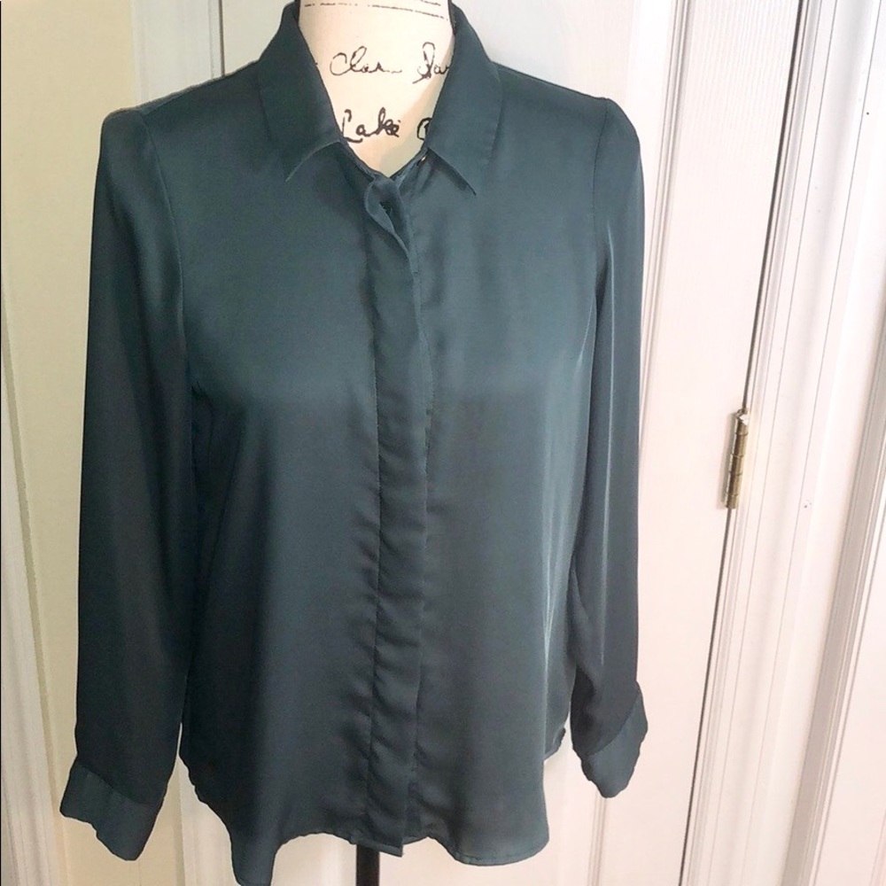 SALE TODAY Polyester emerald green button down top - Picture 2 of 4